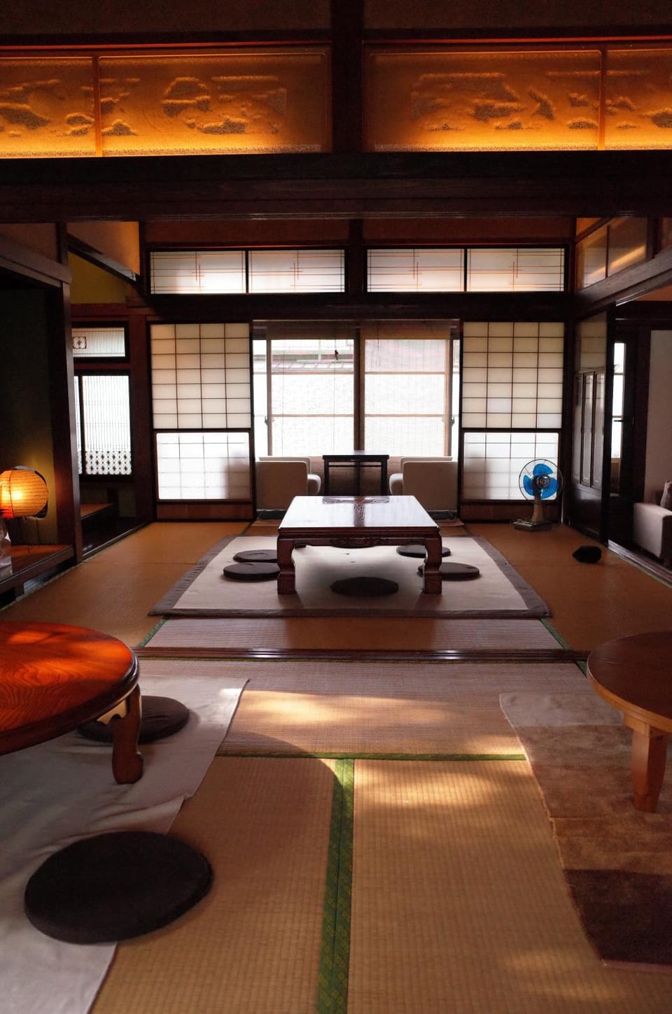 Restaurant/places to eat, Living room, Breakfast, Internal: Not applicable to any particular room