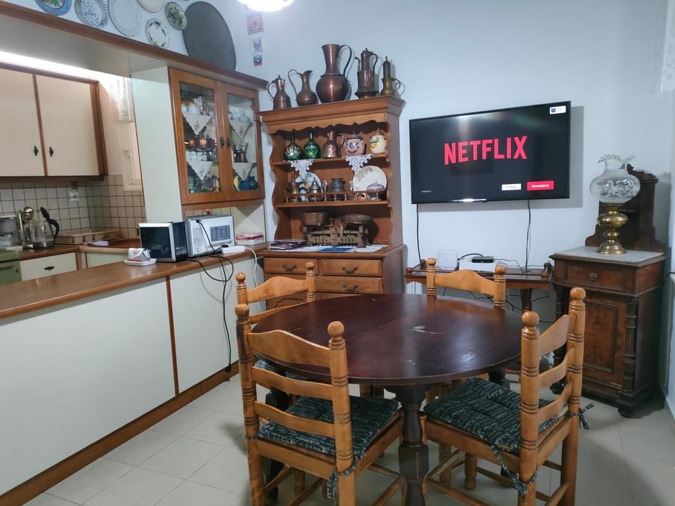TV and multimedia, Dining area