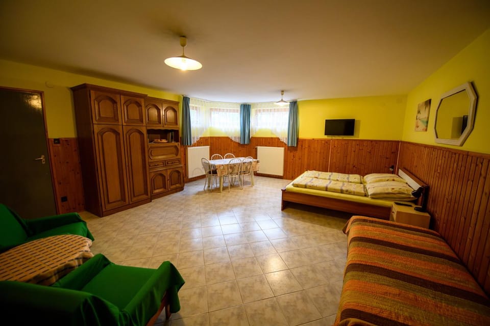 Huszár Vendégház Bed and Breakfast in Hungary