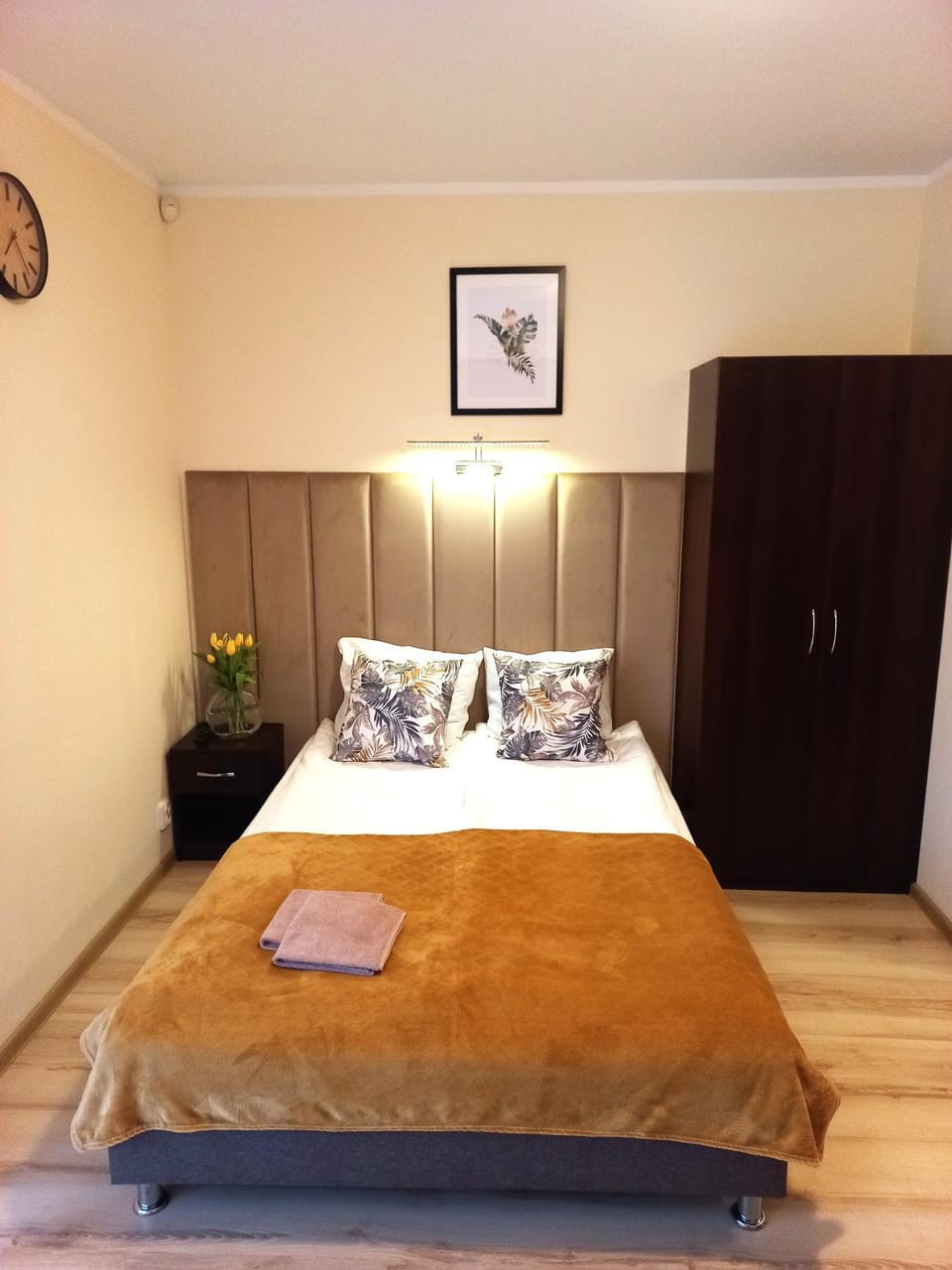 Bed, Photo of the whole room, Bedroom, wardrobe