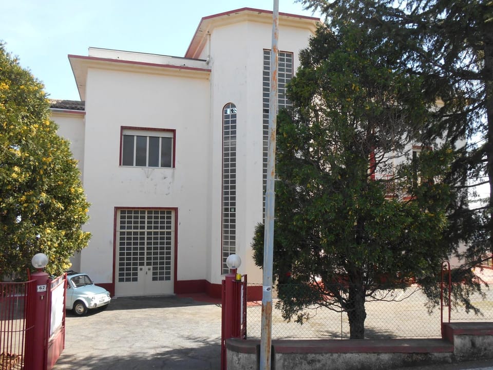 Facade/entrance
