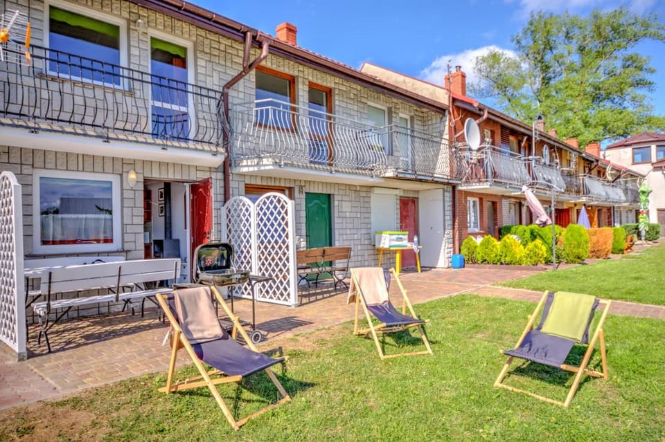 Facade/entrance, Floor plan