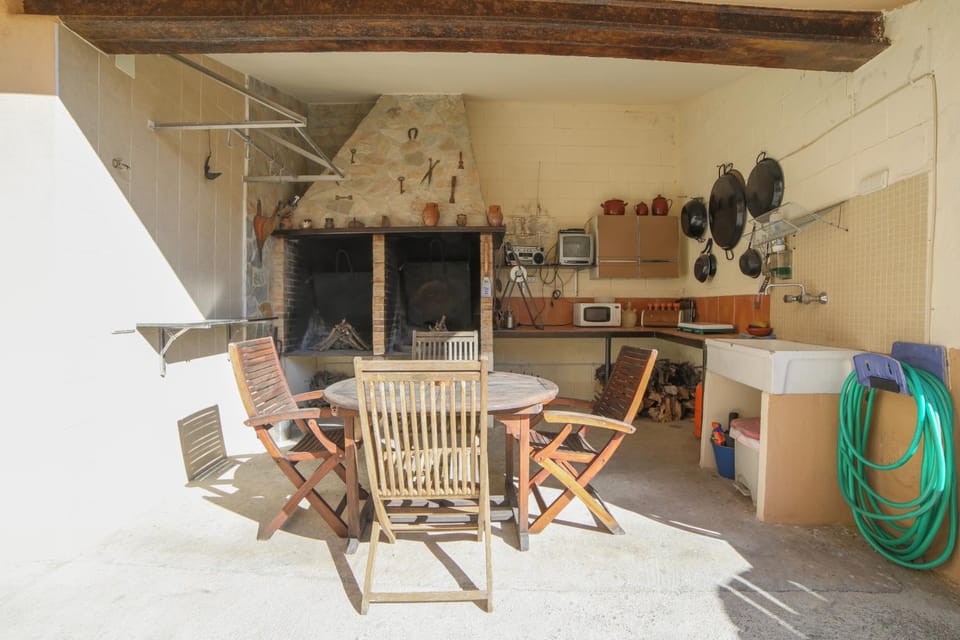 Patio, BBQ facilities