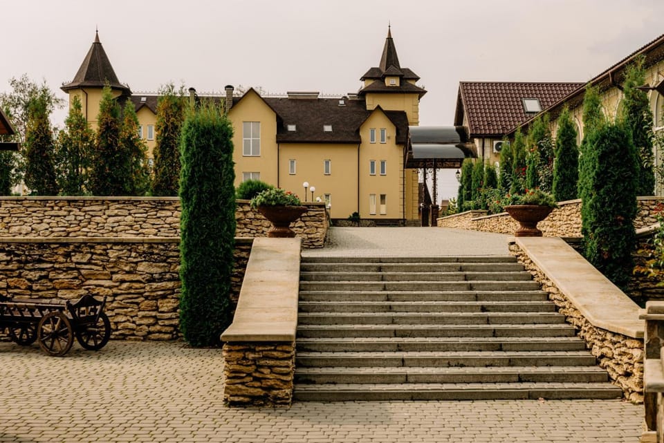 Готельно-ресторанний комплекс Прованс парк House in Ukraine