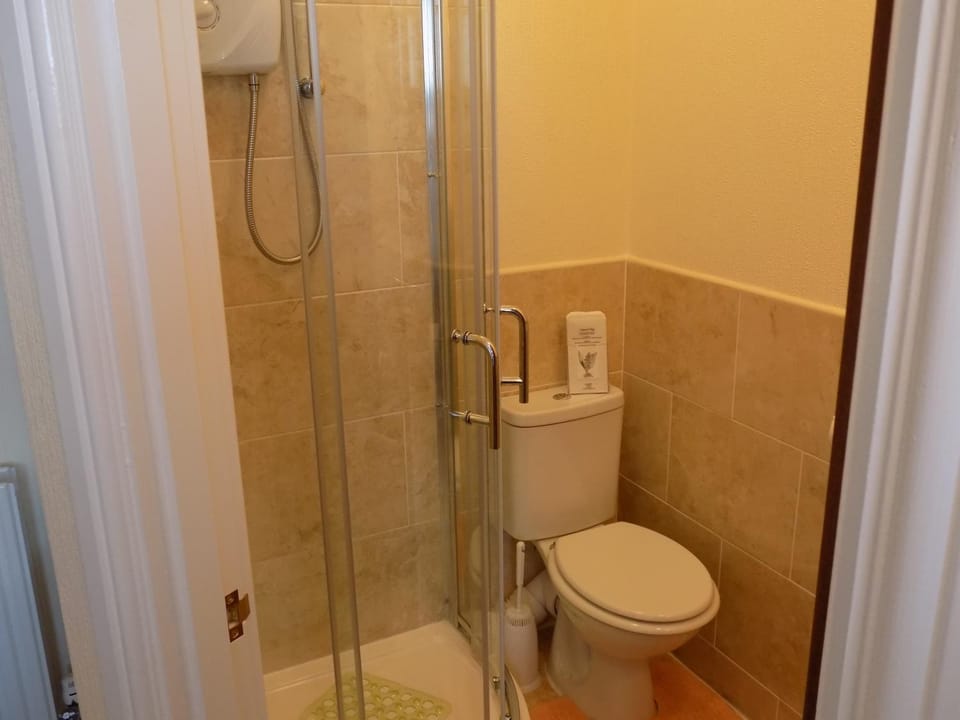 Shower, Toilet