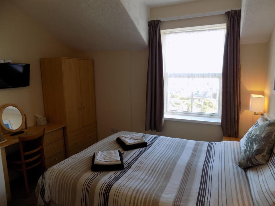 Bedroom, Sea view, towels