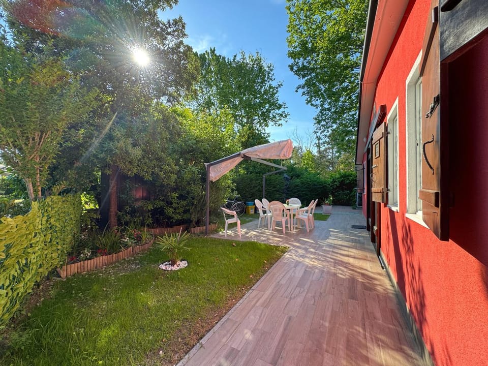 Property building, Spring, Day, Garden, Garden view