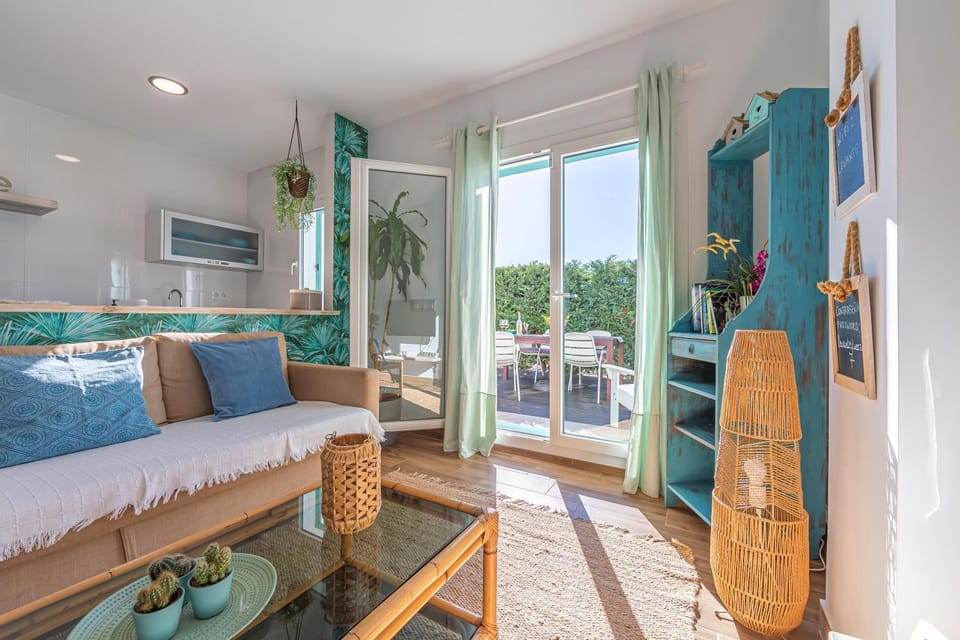 Living room, Garden view