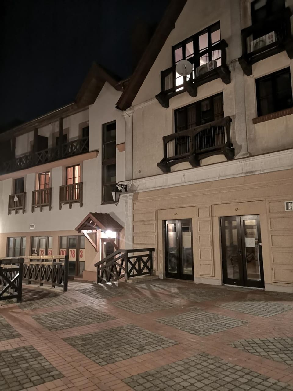 Facade/entrance