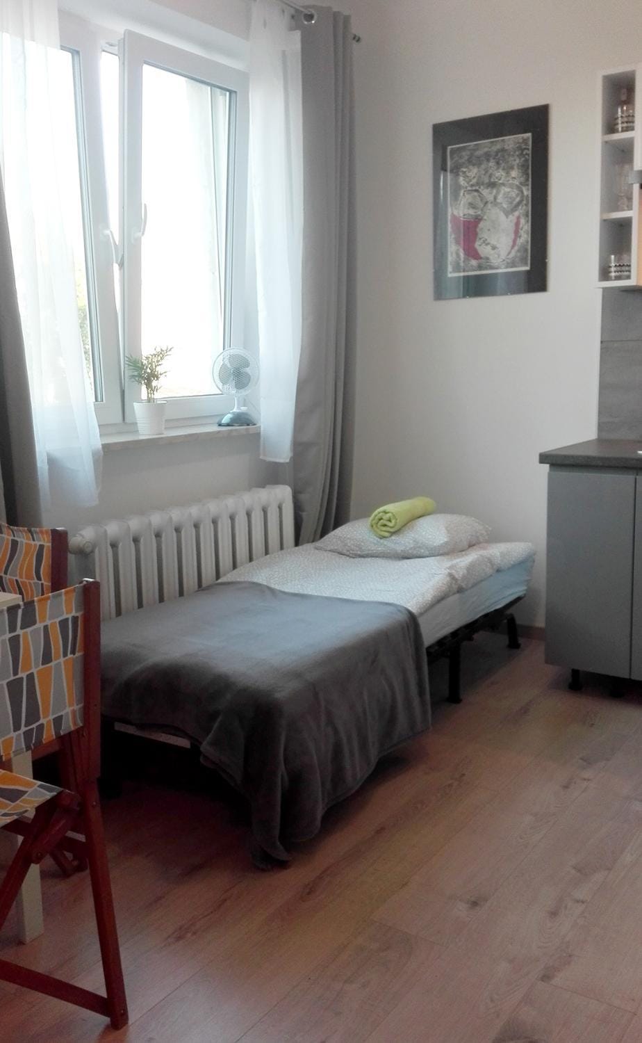 Bed, Photo of the whole room, Seating area