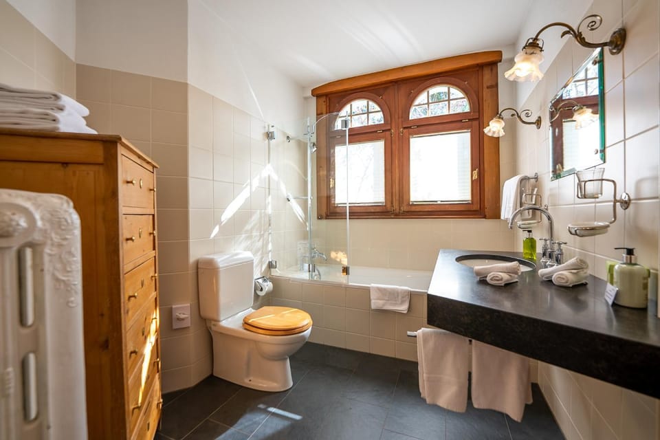 Bathroom, Bath