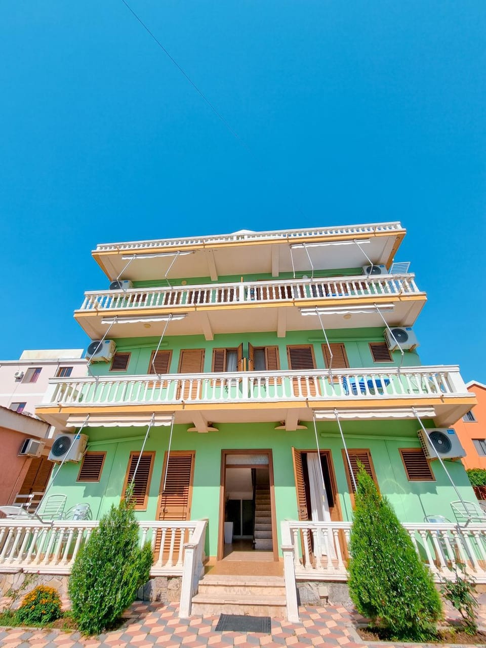 Property building, Facade/entrance, Summer, Beach, Family