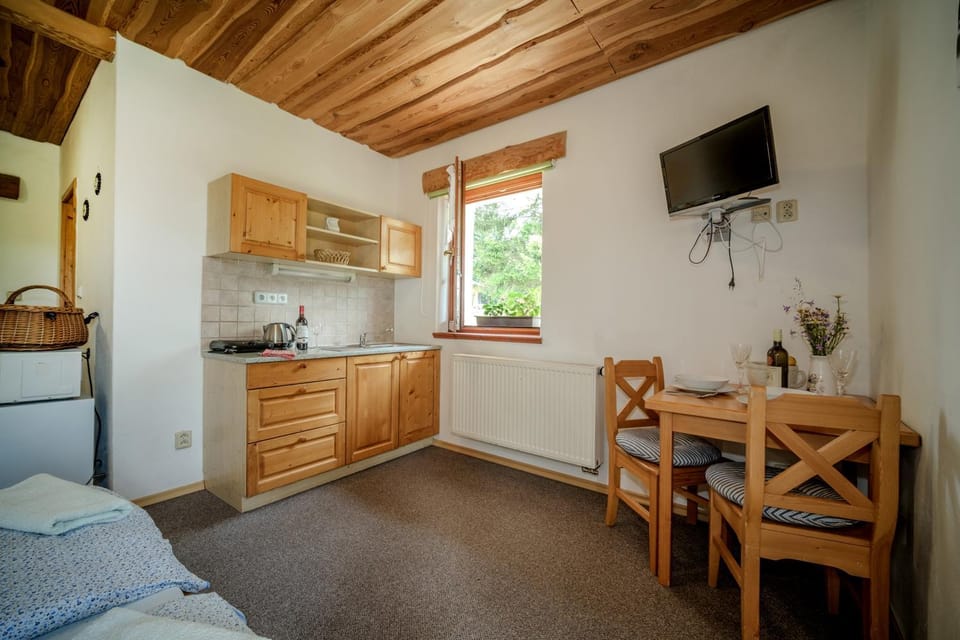 Seating area, kitchen