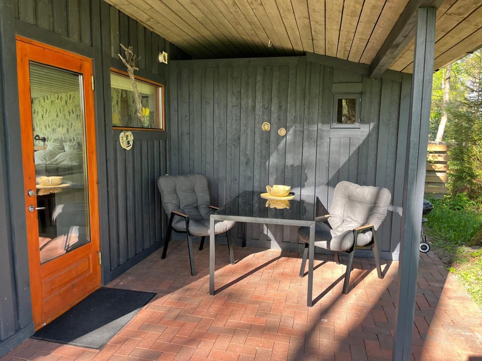Patio, Day, Balcony/Terrace, Dining area