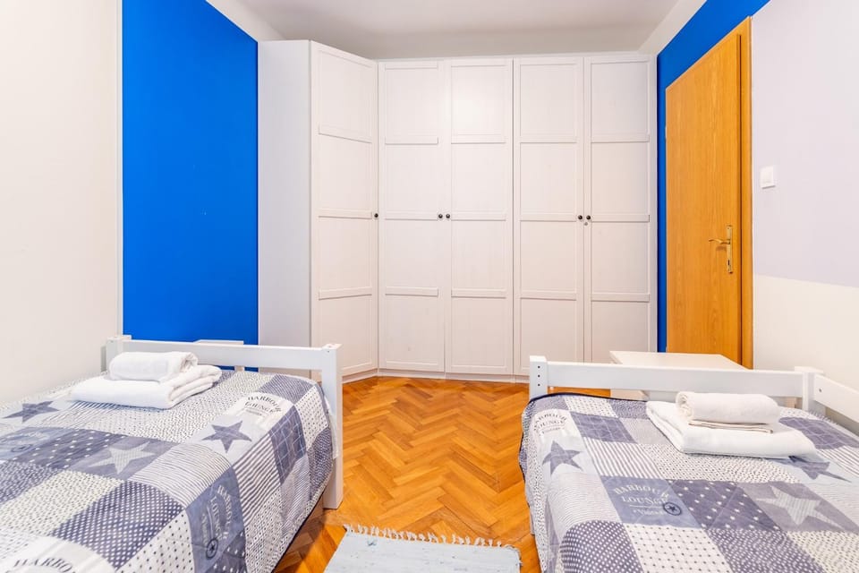 Bed, Photo of the whole room, Bedroom, towels, wardrobe