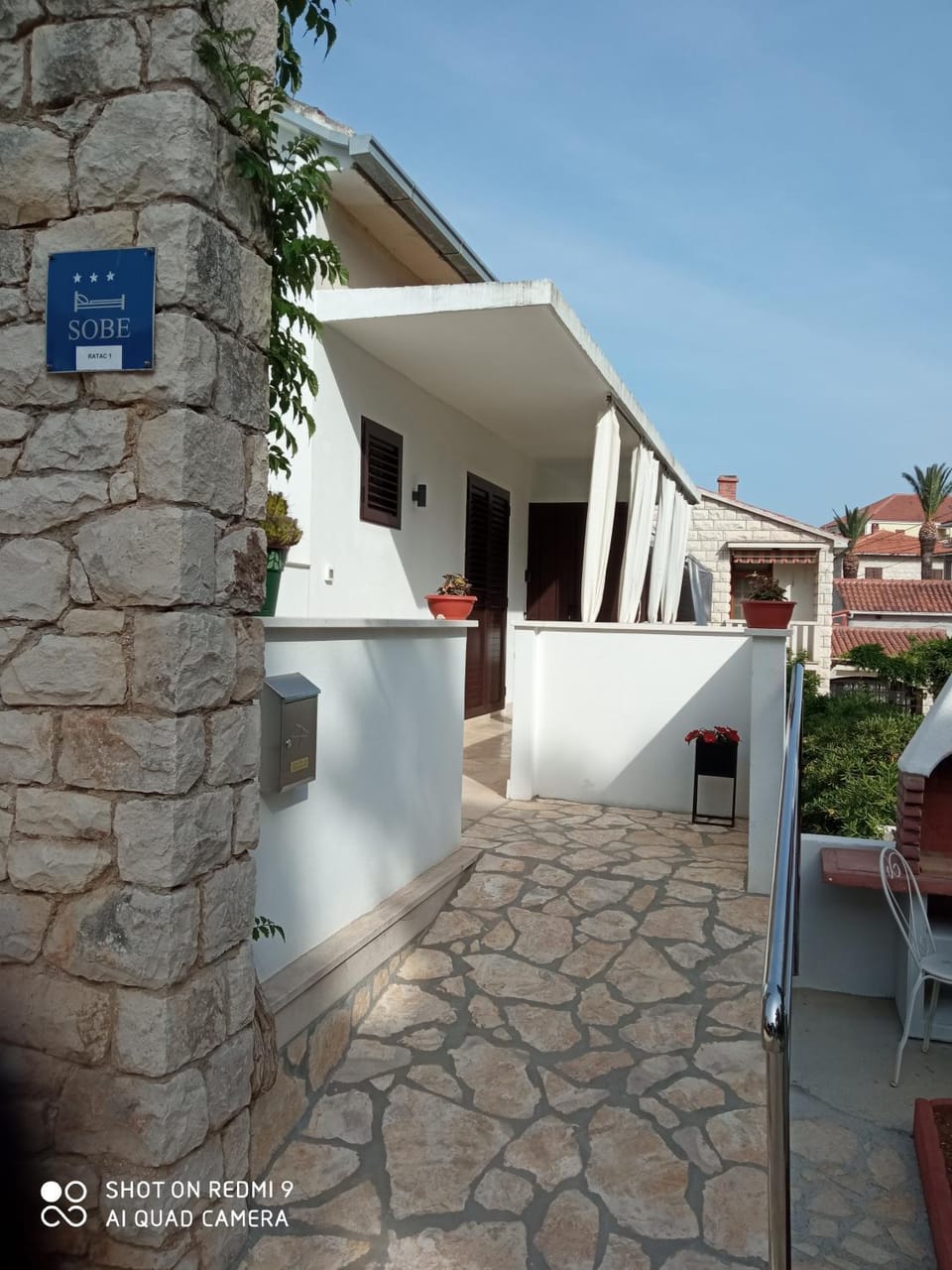 Facade/entrance
