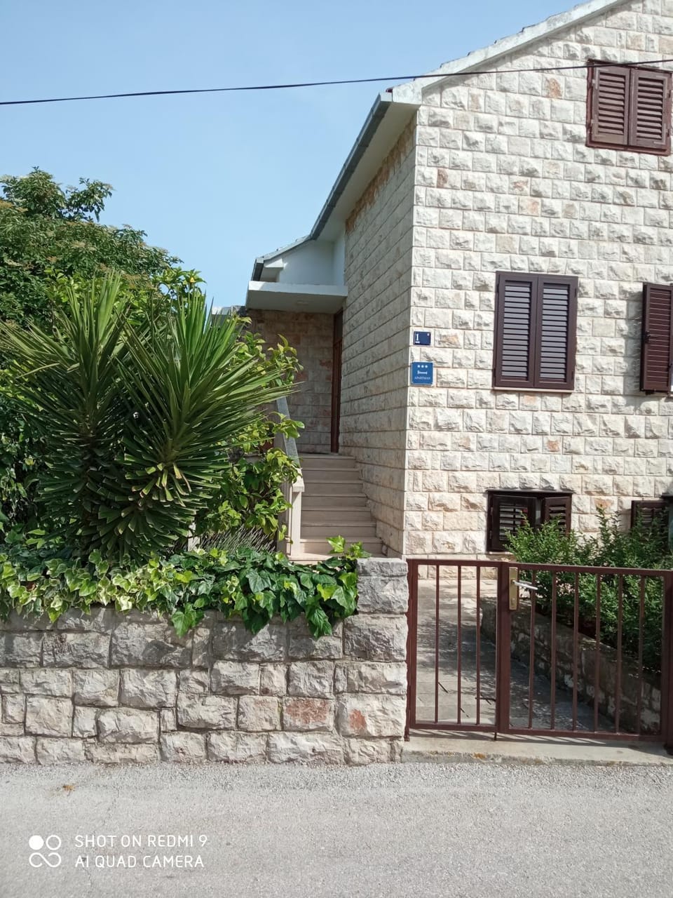 Facade/entrance