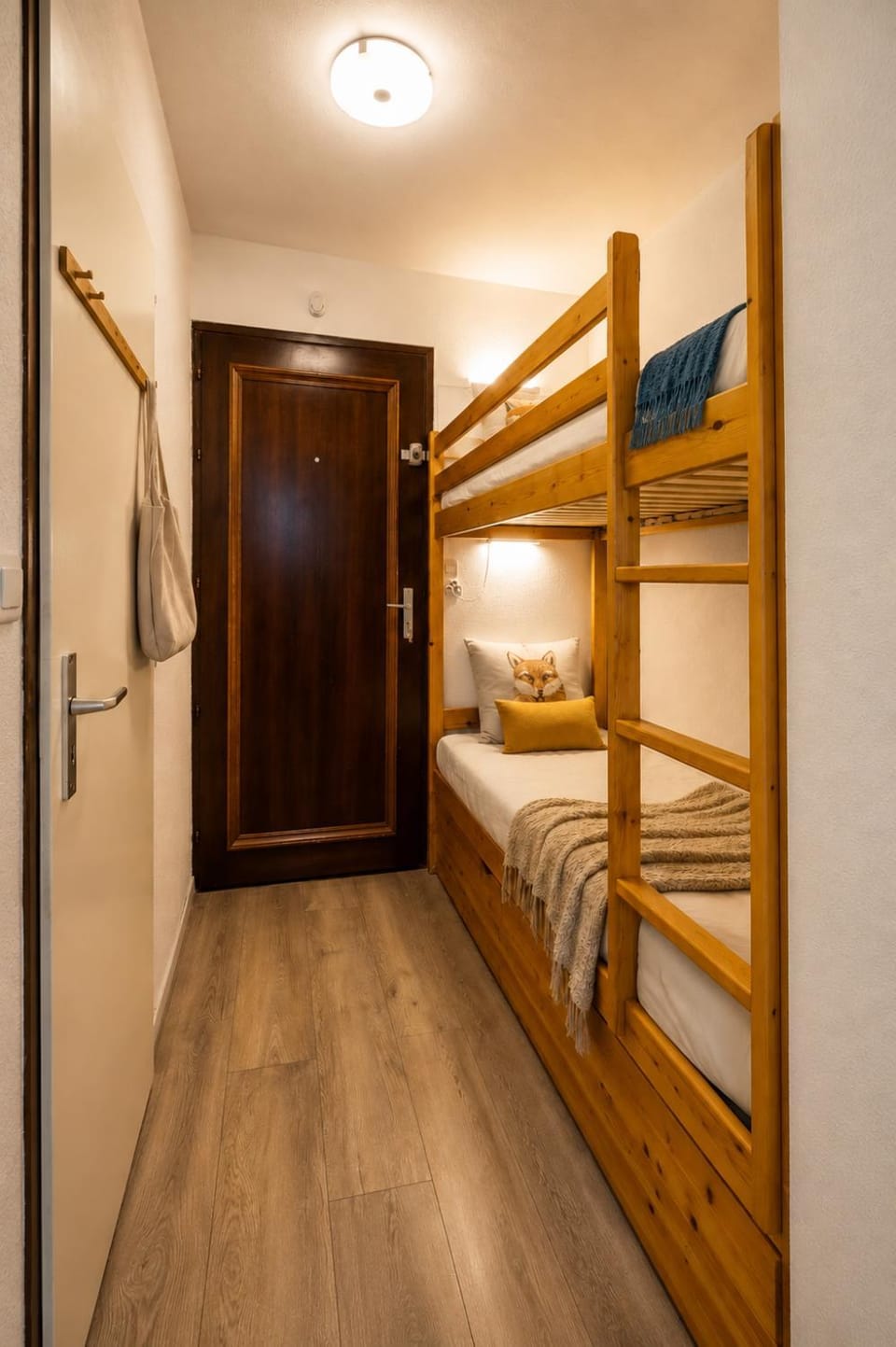 Photo of the whole room, Bedroom, bunk bed