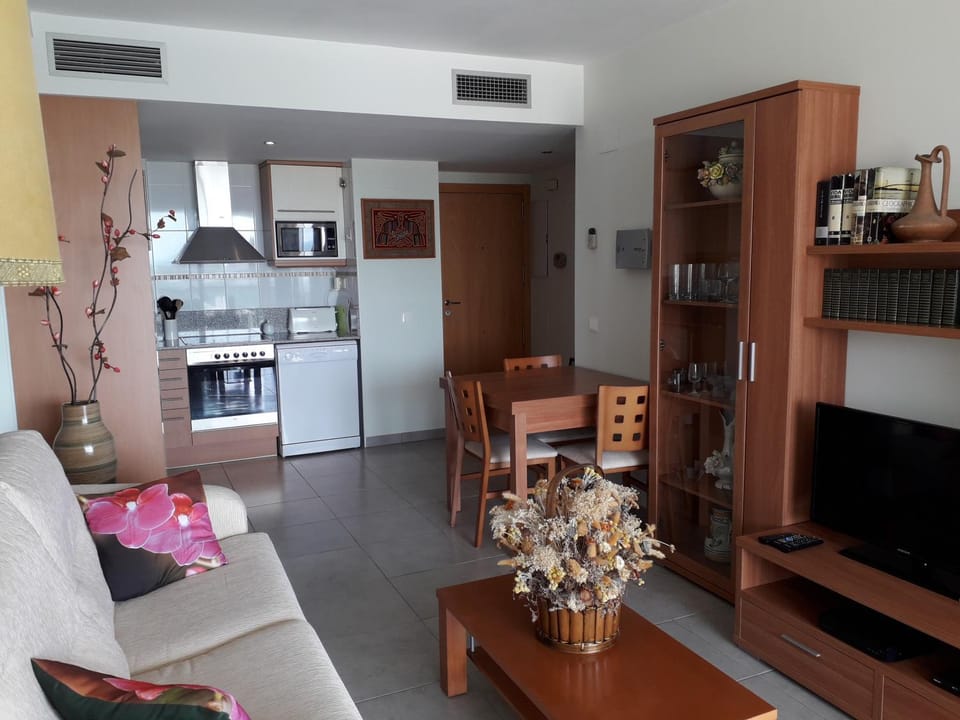 Living room, Dining area