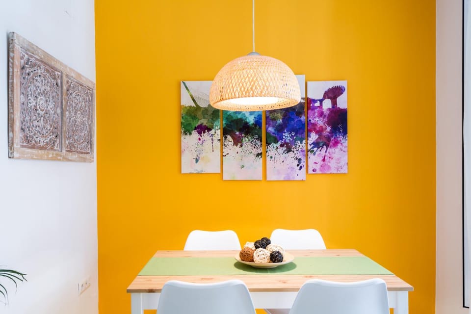 Seating area, Dining area