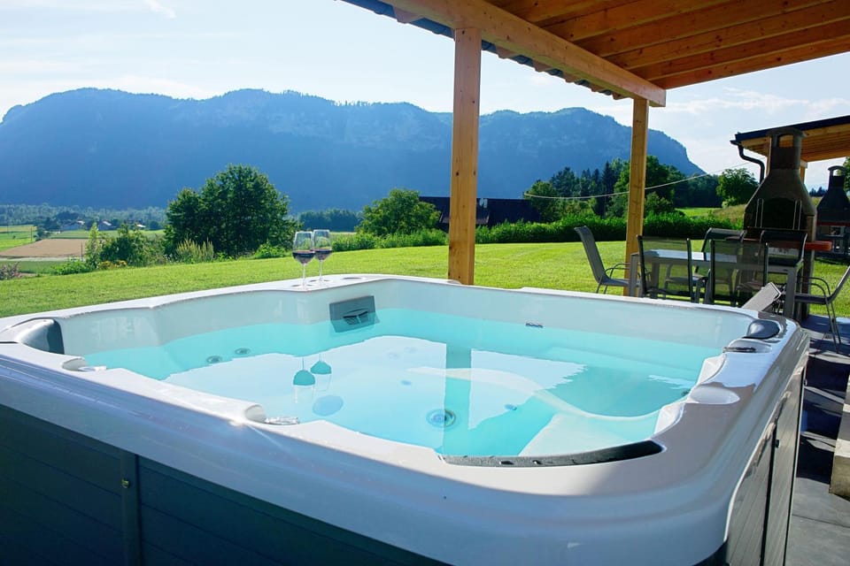 BBQ facilities, Garden, Hot Tub, Balcony/Terrace, Garden view, Mountain view, River view