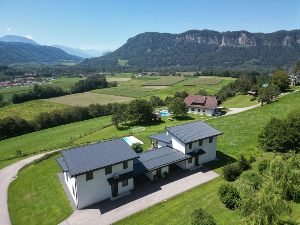 Property building, Day, Neighbourhood, Natural landscape, Bird's eye view, View (from property/room)