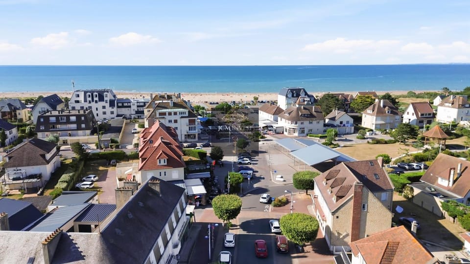 Nearby landmark, Day, Bird's eye view, Beach