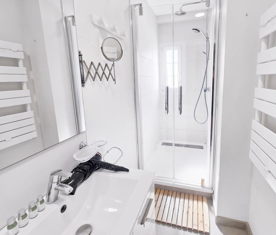 Shower, hair dryier