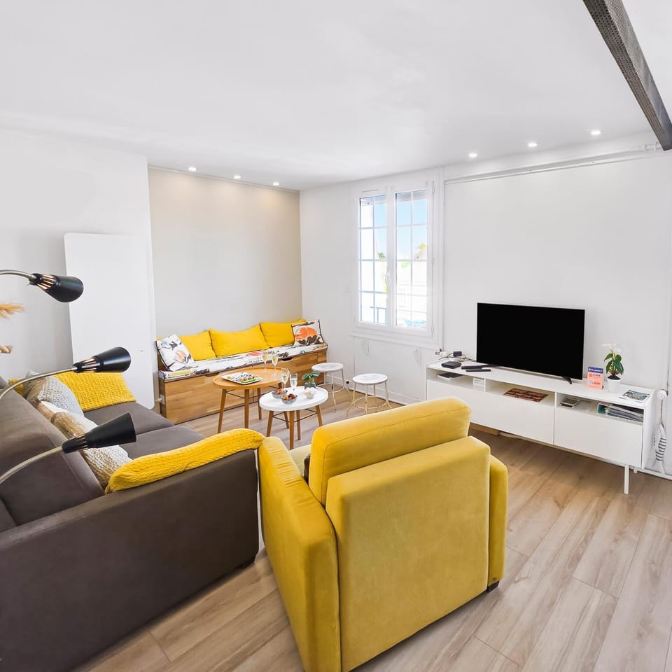 Living room, heating