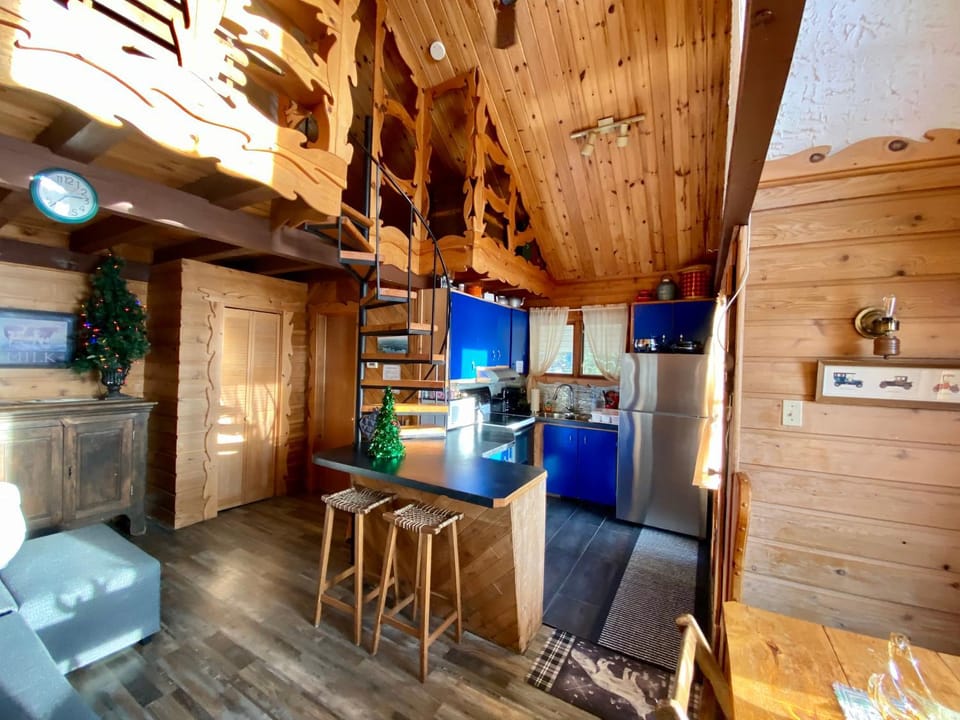 Le petit chalet sur le lac Chalet in Quebec