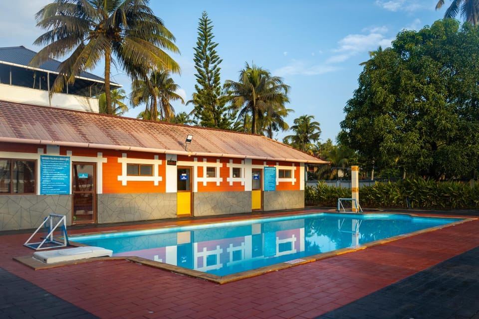Swimming pool