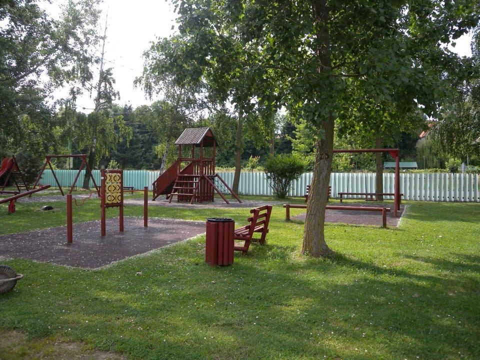 Nearby landmark, Summer
