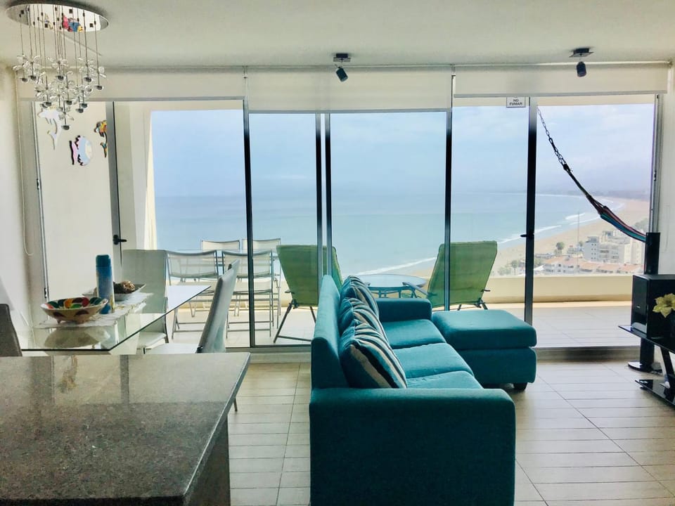 Balcony/Terrace, Living room, Seating area, Dining area, Sea view