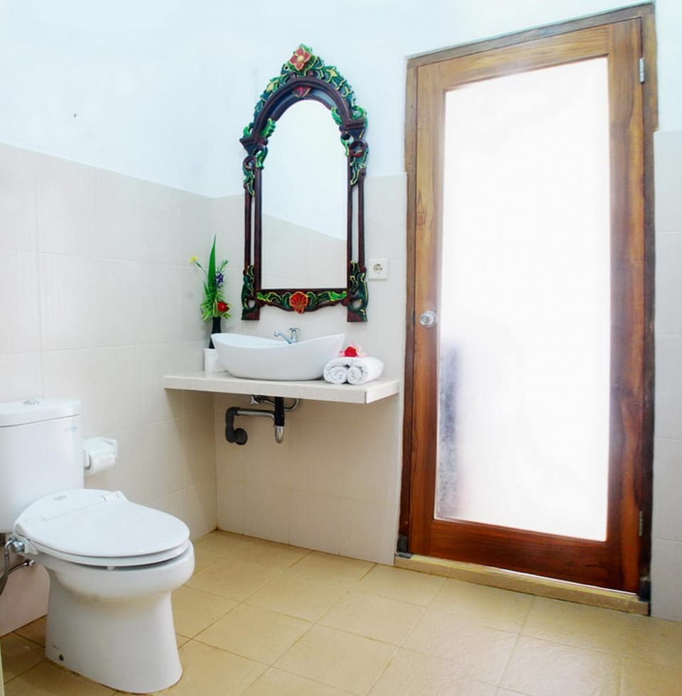 Shower, Day, Bathroom