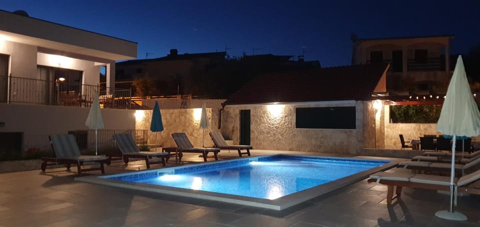 Pool view, Swimming pool