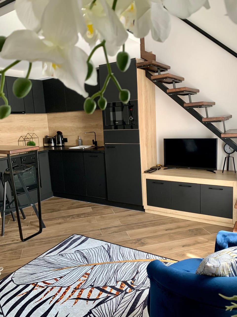 TV and multimedia, Seating area