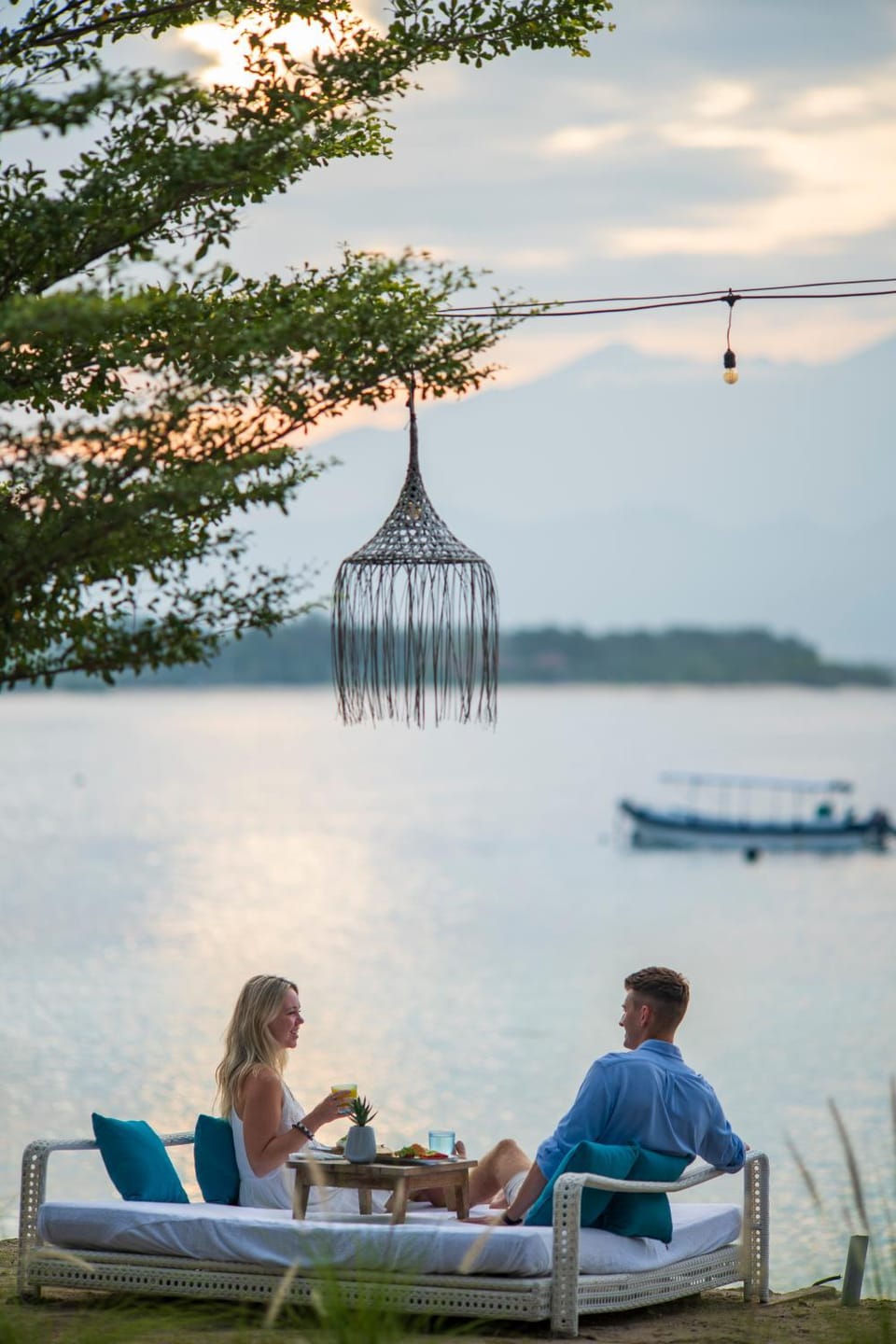 Guests, Sea view