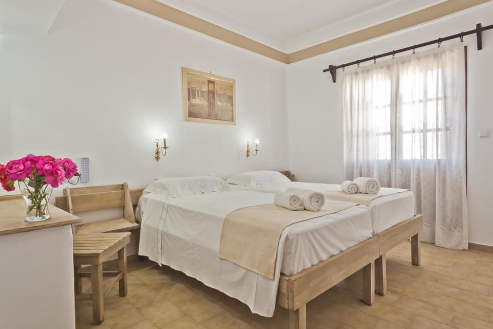 Bed, Decorative detail, Bedroom