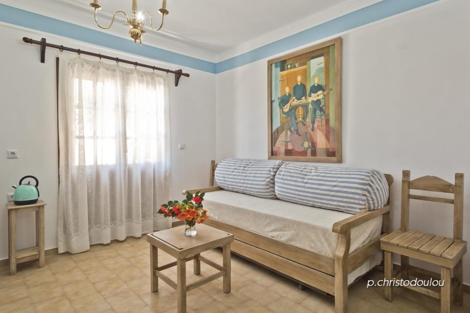 Living room, Photo of the whole room, Seating area