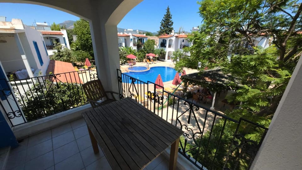 Balcony/Terrace, Pool view