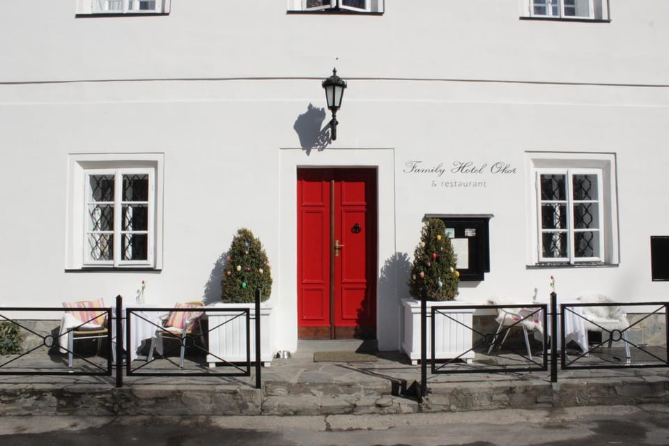 Property building, Facade/entrance, Property logo or sign