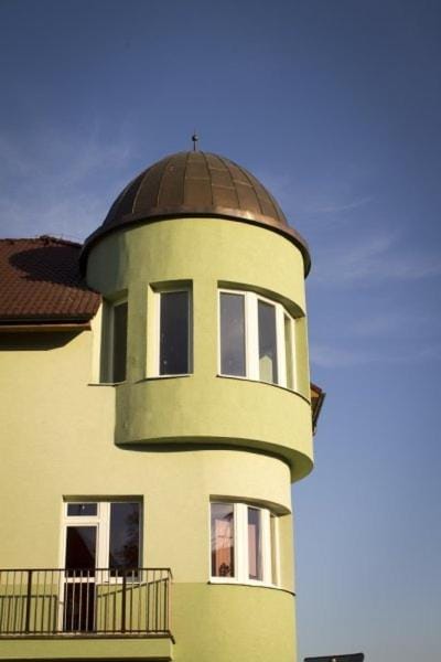 Facade/entrance, Decorative detail