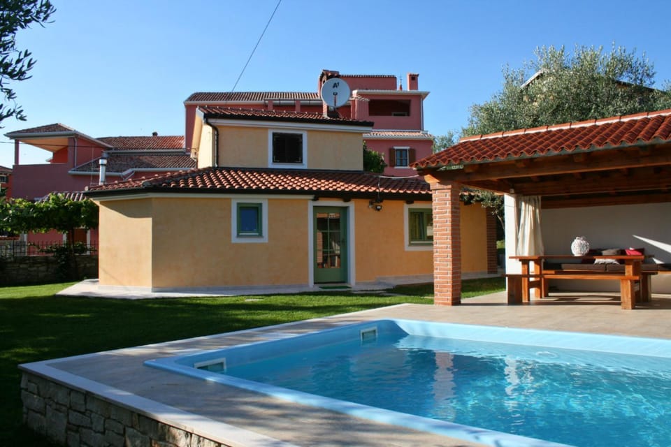 DAMJANIĆ HOLIDAY HOUSE House in Istria County