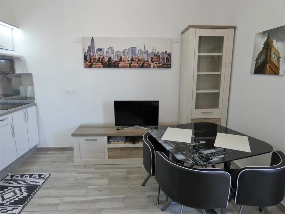 TV and multimedia, Living room, Dining area