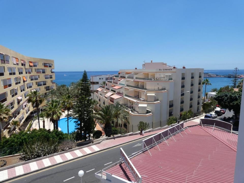 Neighbourhood, City view, Sea view