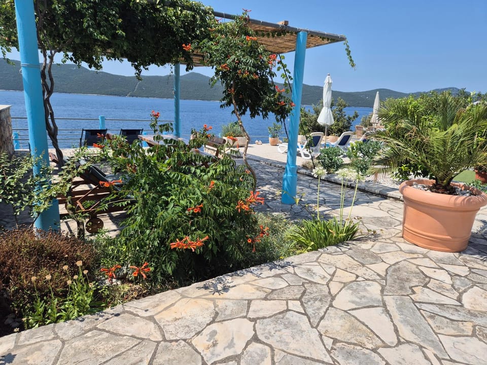 Villa sea oasis Ratac House in Dubrovnik-Neretva County