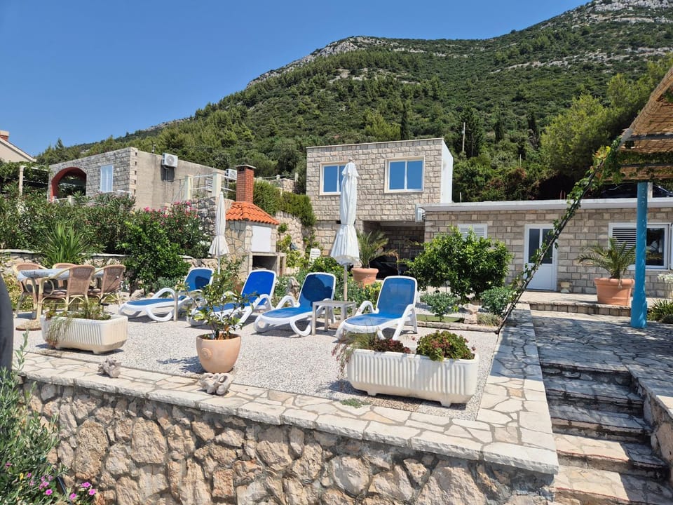 Villa sea oasis Ratac House in Dubrovnik-Neretva County