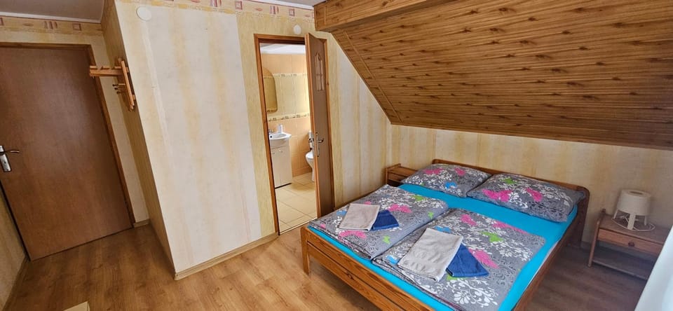 Property building, Bed
