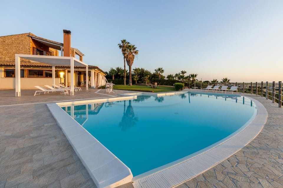 Pool view, Swimming pool, sunbed