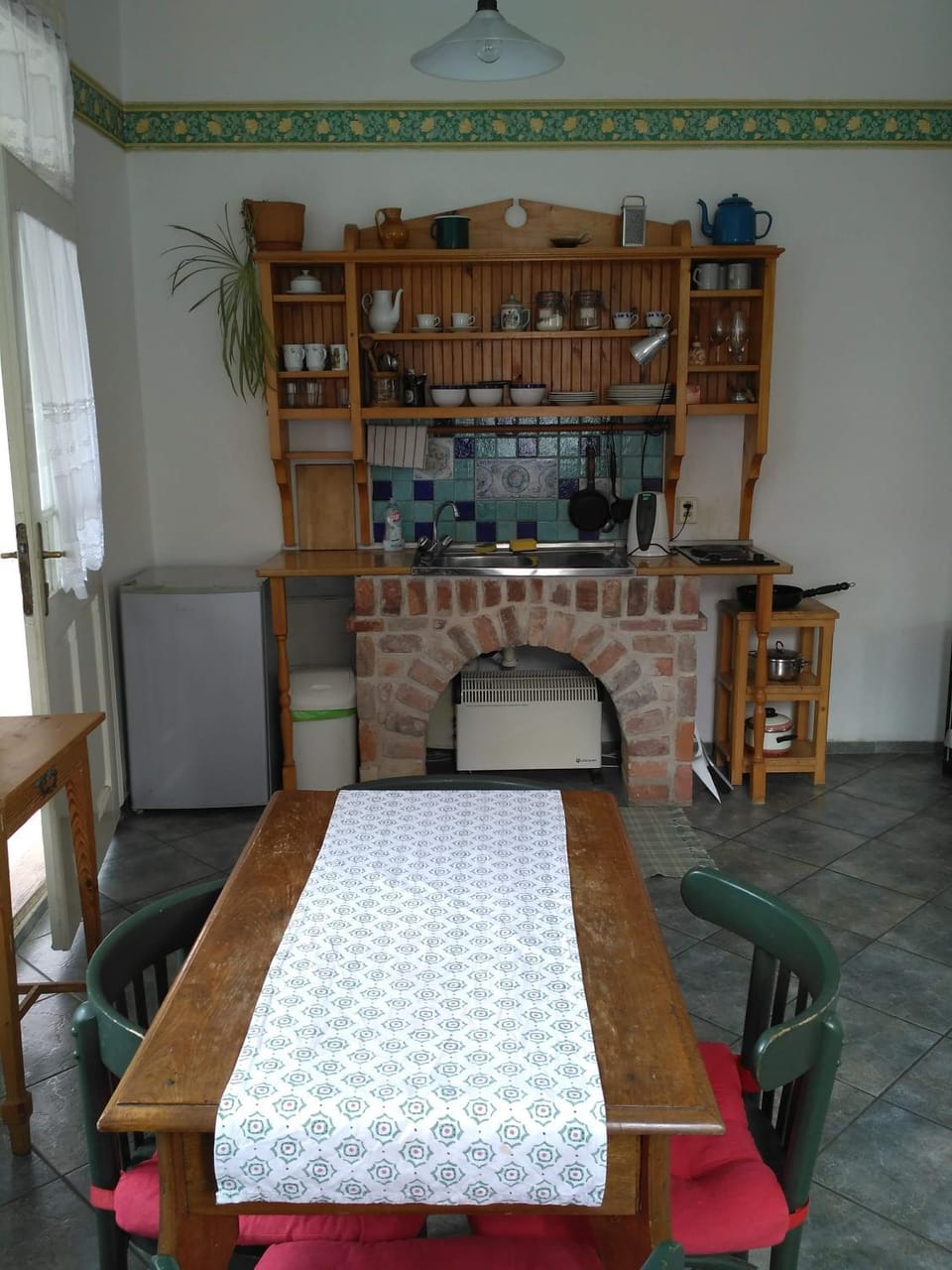 Kitchen or kitchenette